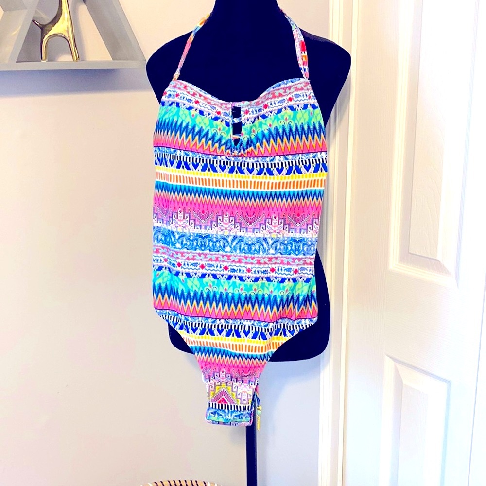 Jessica Simpson NWOT 1 Piece Bathing Suit, size L multicolored crisscross/back